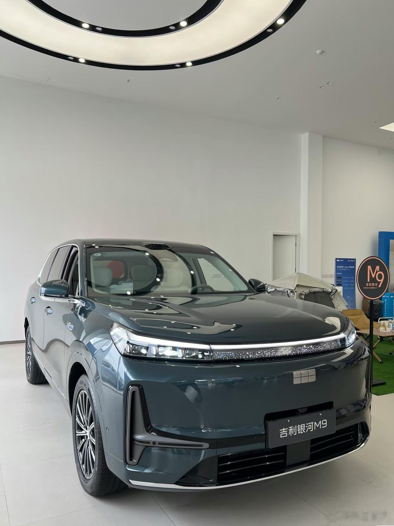 吉利高管称百万银河只是起点 近日，在《立场》节目巴黎专场中，当被问及“吉利银河年