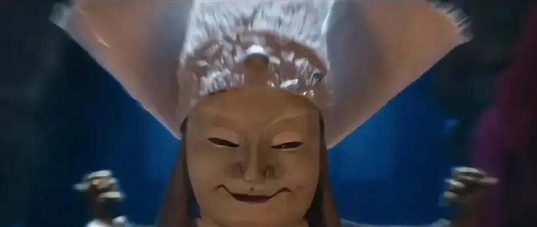 追了三十集，谁想到最狠的凶手是公主本人。
 
她调兵挡查案，一脸反派脸。结果最后