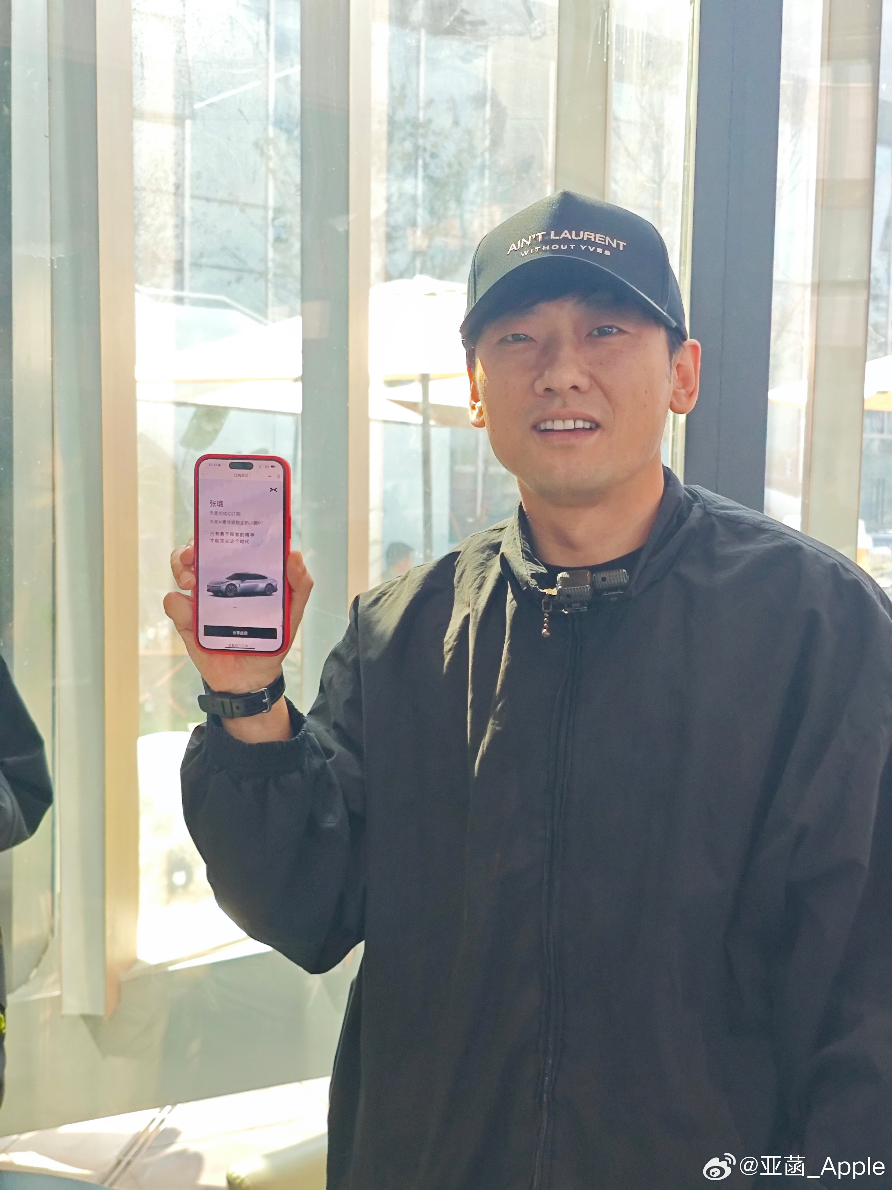 什么🤔你是说我和我喜欢的美食博主做车友啦？美食圈顶流乌啦啦闪现鹏厂，一眼就被全