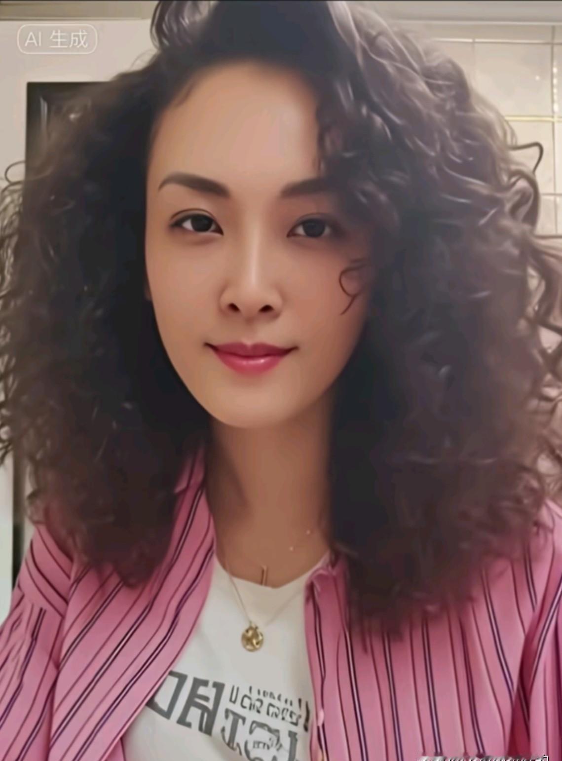 你猜他们最怀念什么？
不是掌声，是凌晨三点随手拨通连麦时，对方秒接的那声“喂”。