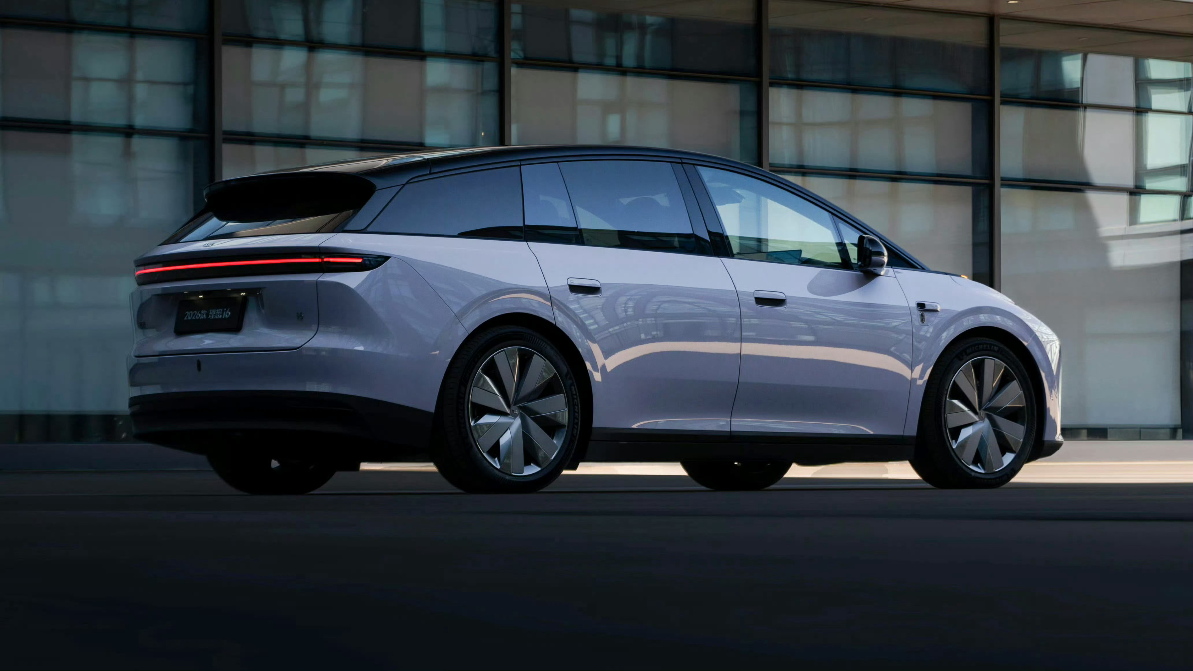 25-30万左右买一台新能源SUV，「67Y」几乎绕不开。除了现象级的7和Y，论