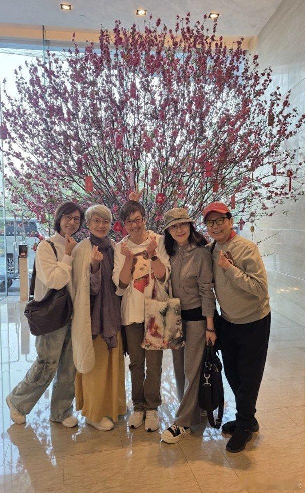 65歲的陳敏兒與資深演員老公廖啟智育有三子，曾是TVB花旦的她自大仔廖文哲出世後