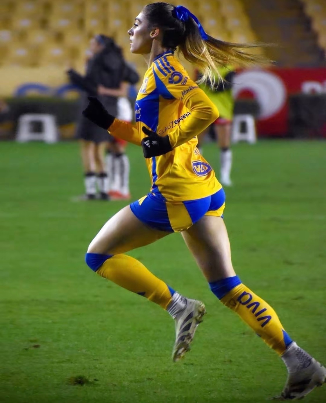 3月24日 据《世界体育报》报道，在巴萨1-0战胜巴列卡诺的比赛，亚马尔再次对自