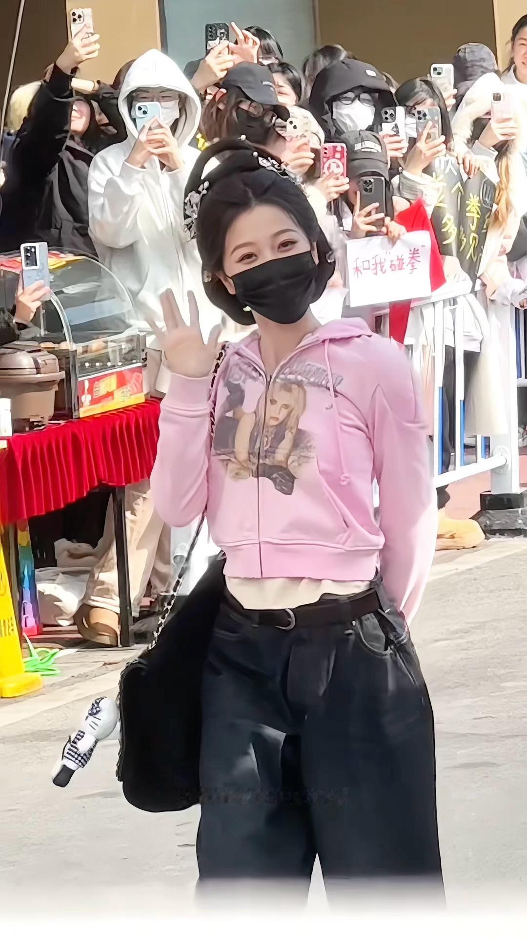 跟自己小时候打招呼！！好萌的画面！！云初令