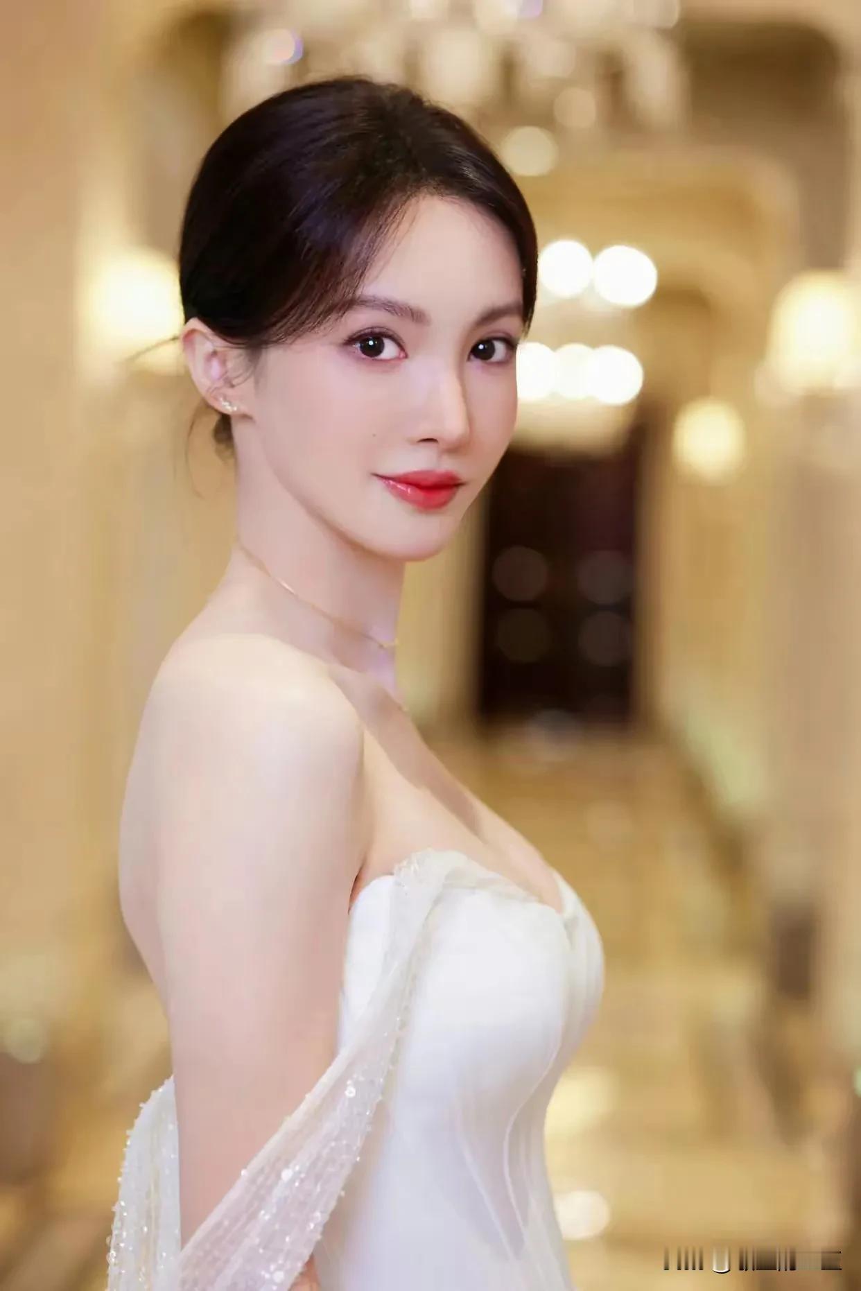 金晨美图分享，咦？請欣赏靓丽美女 女神图来袭 美女明星照分享 女神美照鉴赏 灵动