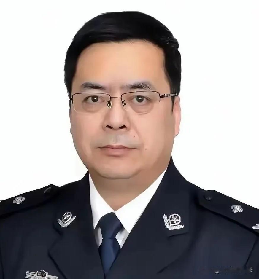 他即将年满60岁，本来可以准备享受退休生活了。

谁知道，就在这个节骨眼上，他被