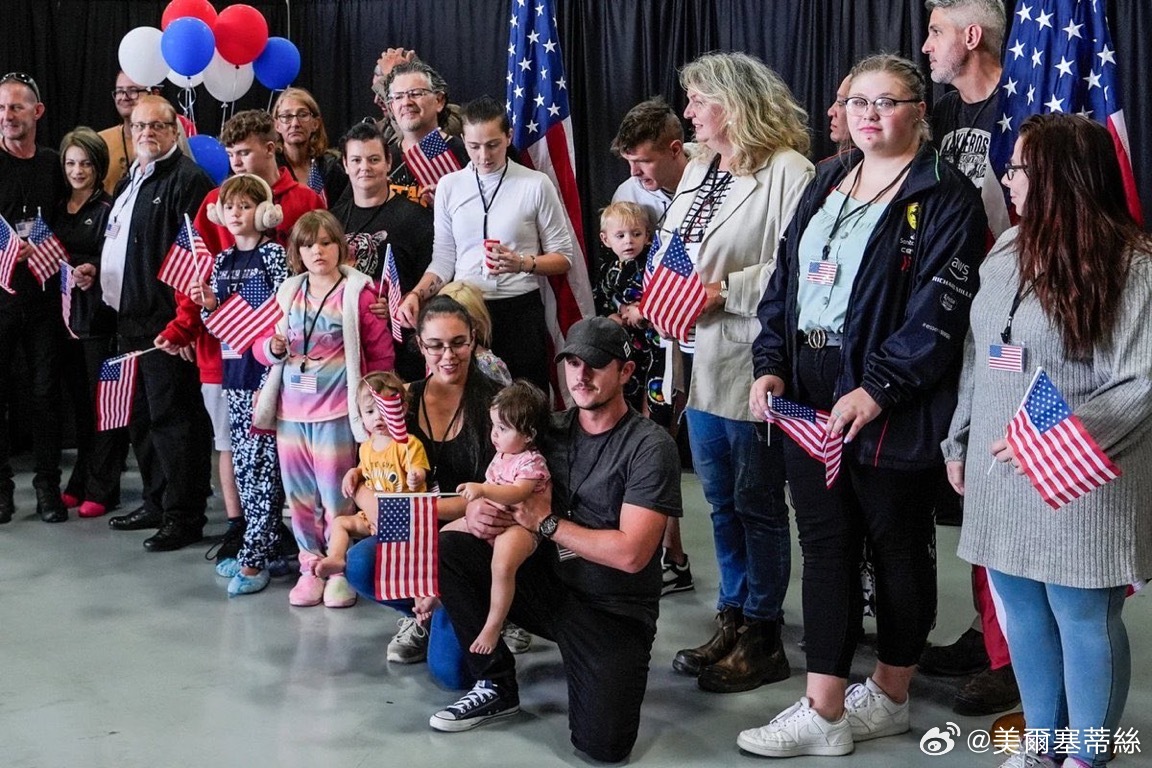 美國正在比勒陀利亞大使館用地建造一個臨時的模塊化村落，用於每月安置4500名南非