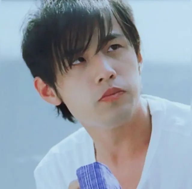 周杰伦杭州演唱会排面连隔壁城市的人都专程赶来，连没抢到票的都在场外听完全场。杭州