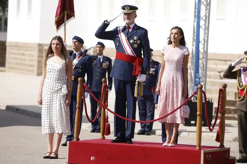 今天母女俩的穿搭都很好看耶~ 