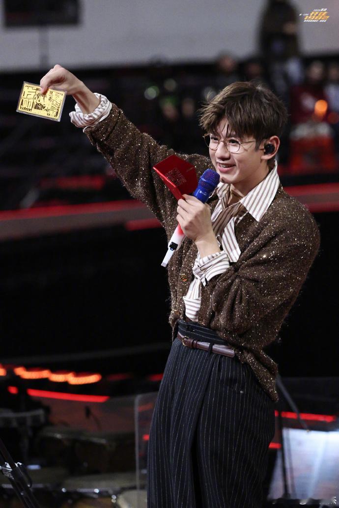 张杰三连问张杰想留在这场大梦不醒张杰的舞台从懂歌迷期待，未 LIVE 每场都是高