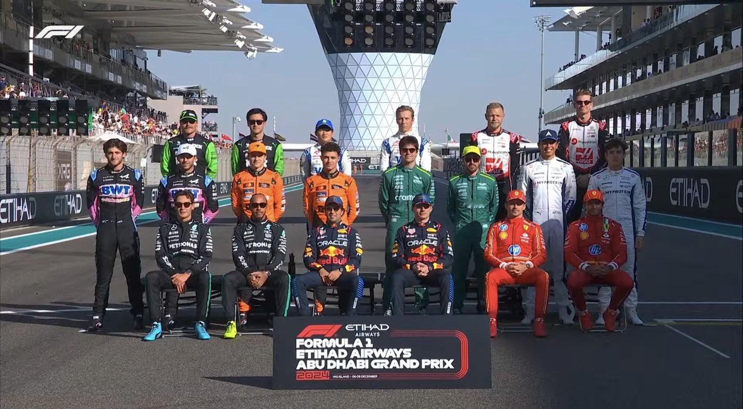 2024赛季F1车手年终大合影拍摄中 