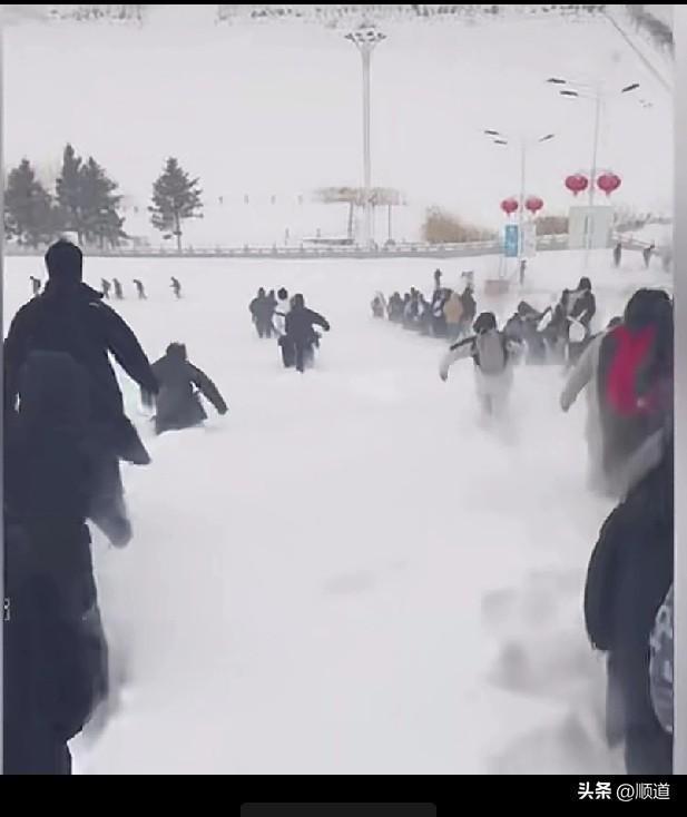 记性太差了，忽然有了灵感，刚想输入。服务员喊收房，赶紧手机装兜儿。
回来掏出手机