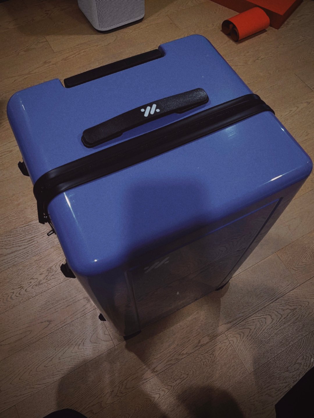 儿子说：爸，智己好像给你送来了台冰箱！我说儿子你什么眼神！！！ 