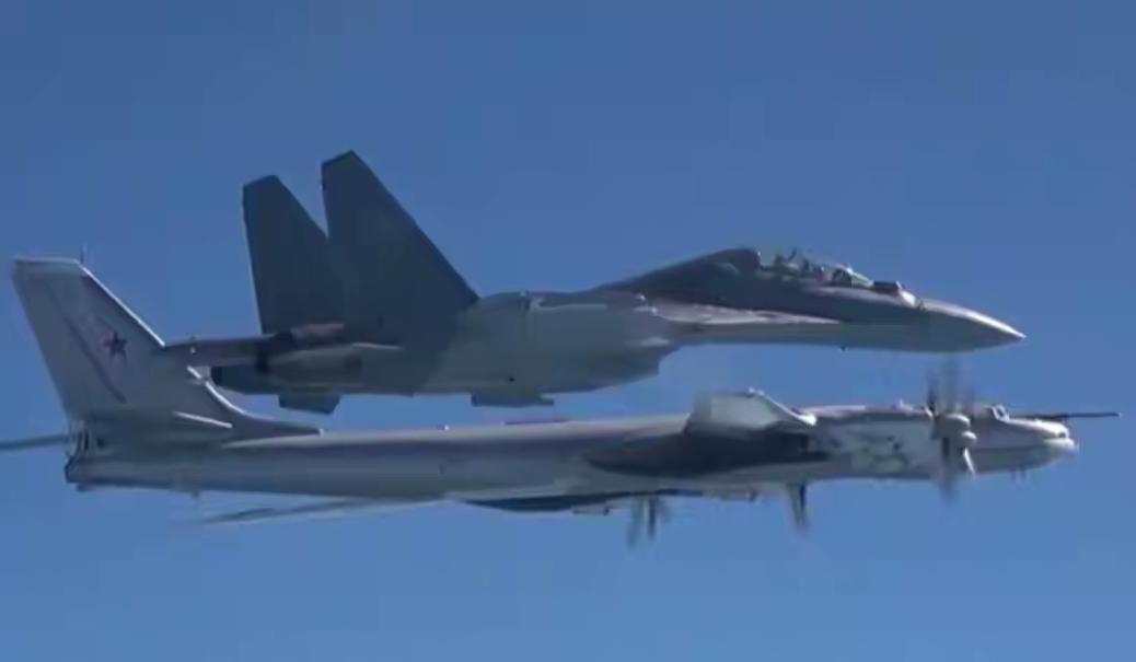 出大事了，轰炸机直逼东京，日本投票结果出来了，或迎首个核武器

中俄联合巡航属年