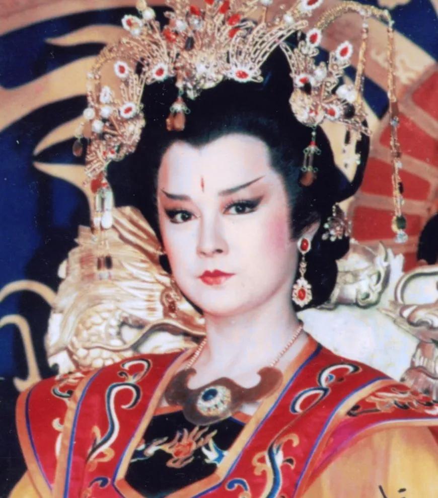 一天深夜，李世民盯着貌美如花的武则天，问她：“朕死之后，你当如何？”武则天仅用了