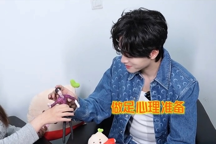 展轩和郭城宇老鼠干的珍贵合影哈哈哈哈！还骑小🍠我笑死！ 