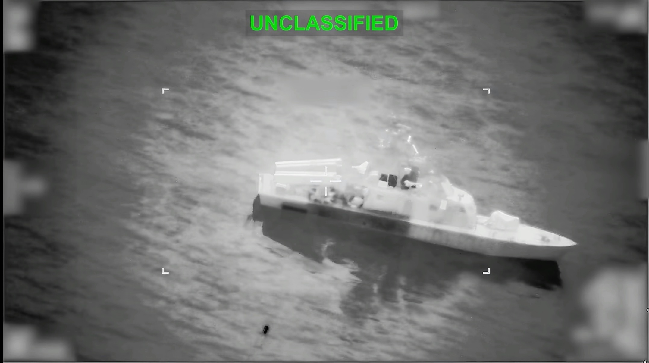 为阻止伊朗封锁霍尔木兹海峡，美军加紧打击伊朗的海上兵力，摧毁了伊朗双体轻型护卫舰