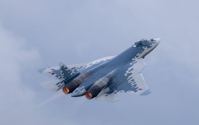 一个令乌克兰和整个欧洲，感到担心的情况出现了，那就是俄罗斯装备了大量的五代机苏-