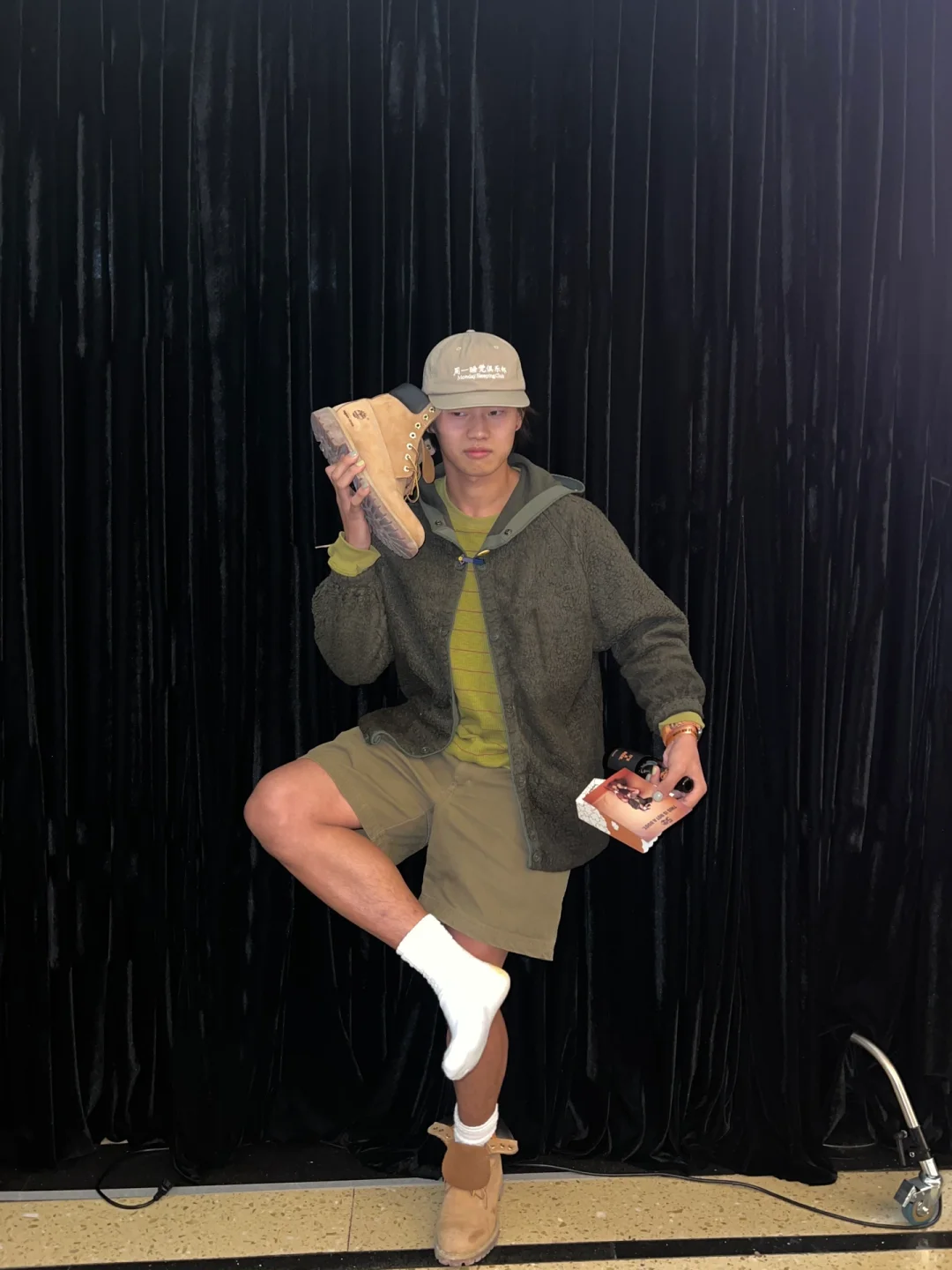 盛装出席电影首映