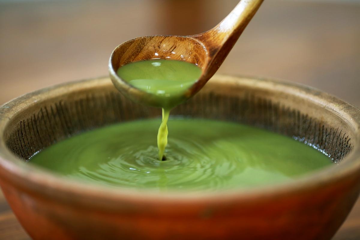 世界风云突变，俄乌形势急转。很难想象，简中世界里的一群人，居然将乌克兰总统泽连斯