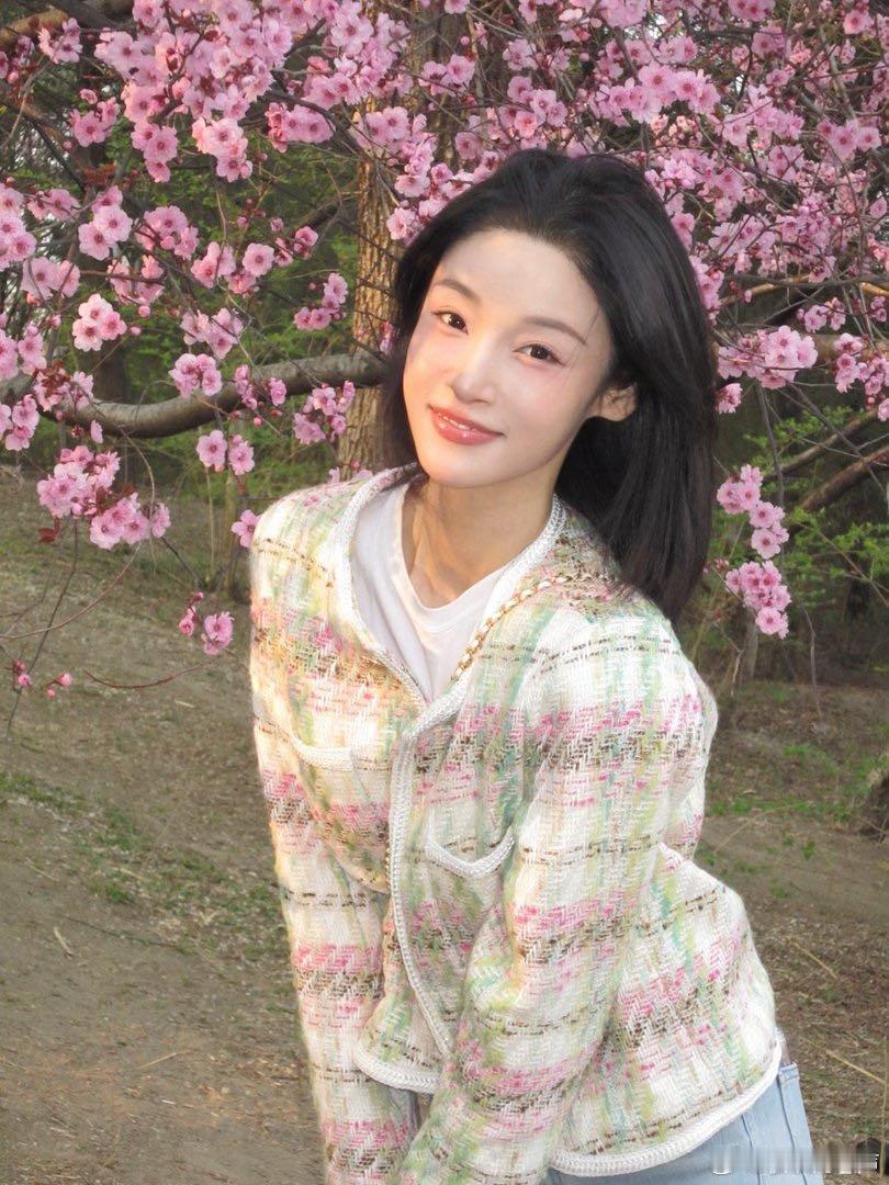 第16届北影节游戏动漫电影单元李安珂亮相第16届北影节游戏动漫电影单元，以青春姿