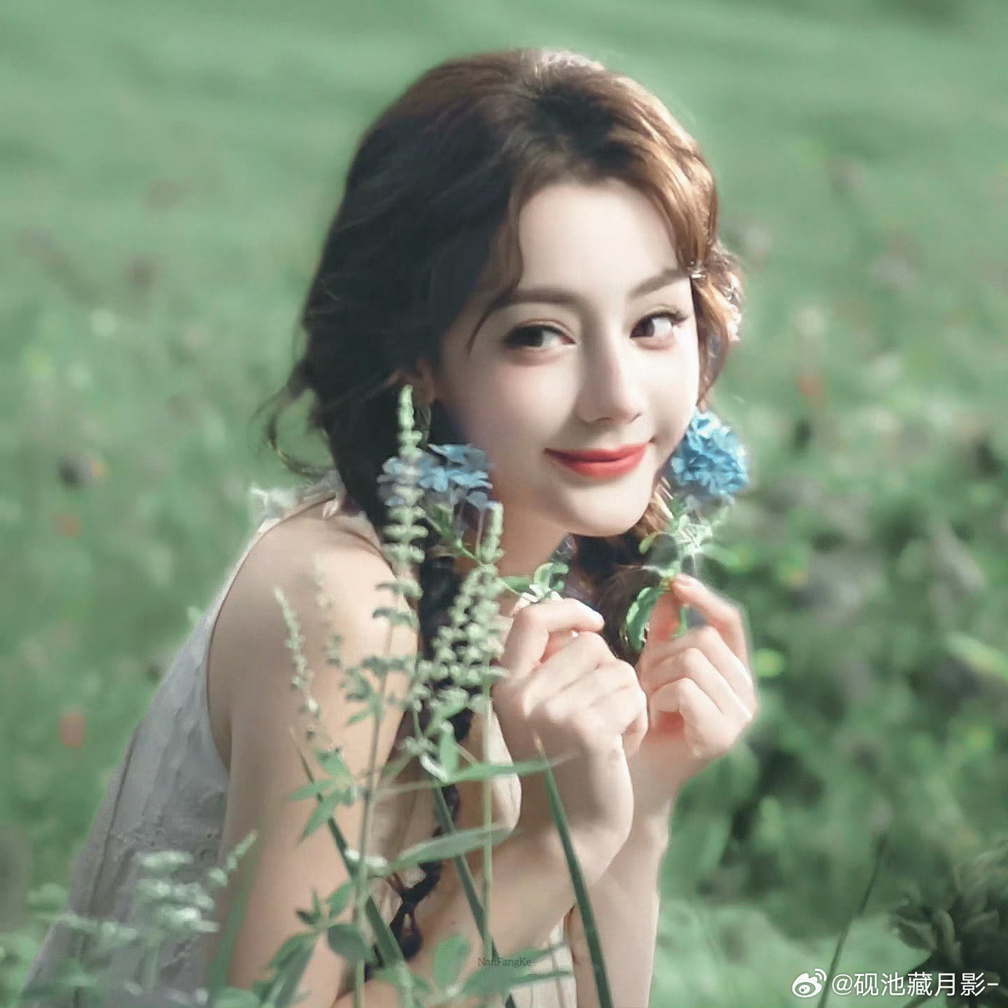 迪丽热巴钰珑 dlrb 迪丽热巴功夫女足 dlrb 迪丽热巴卫蓝“看到日出，就会
