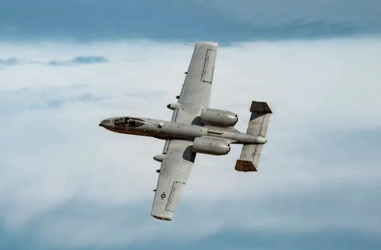 美国空军将延长A-10“雷电II”攻击机的服役寿命至少到2030年
由于中东地区