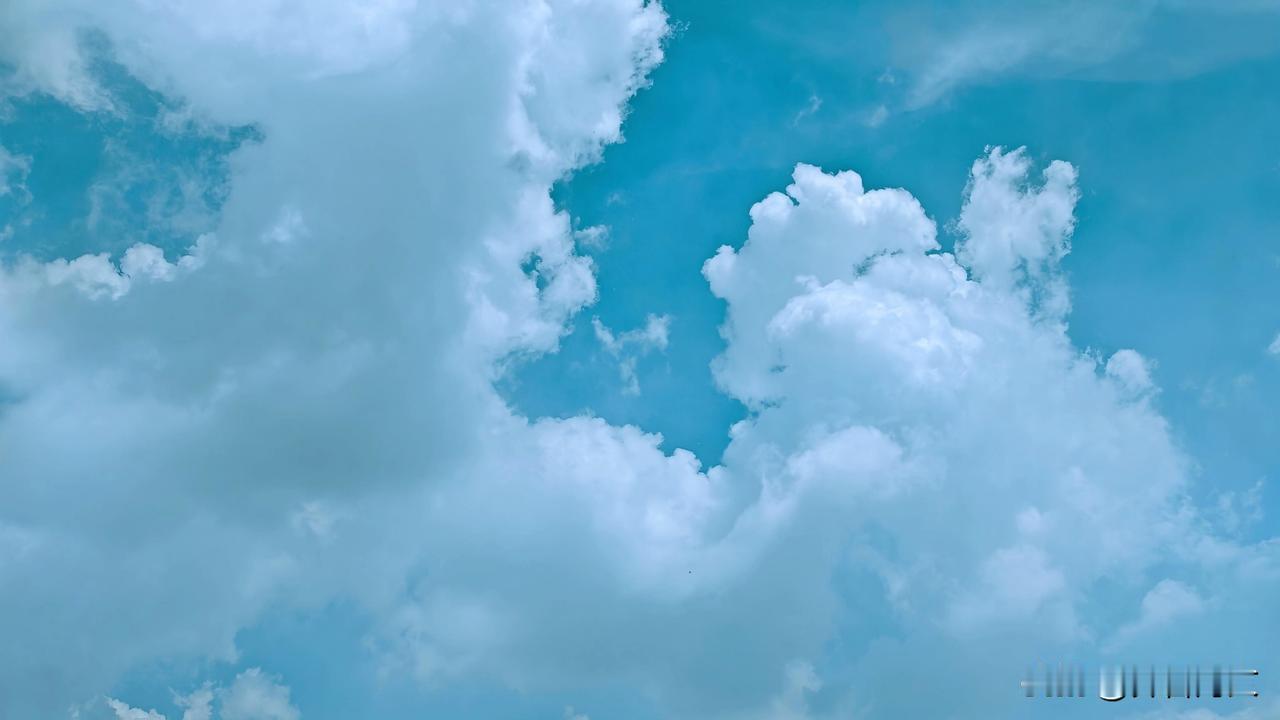 分享一张相册里随手拍的天空