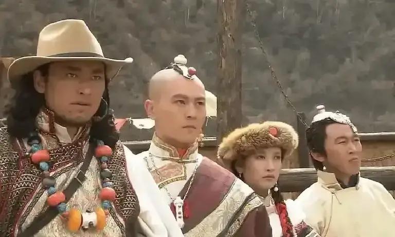 长子临死前抓着老土司的手腕嘶吼：“你舍不得让位，我最想的就是当几天土司！”可他到