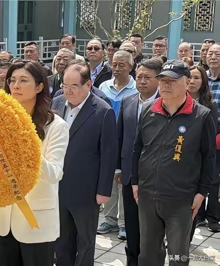 出人意料的动向！国民党主席郑丽文临来大陆前，特意向已离世51年的蒋总裁报告此行。