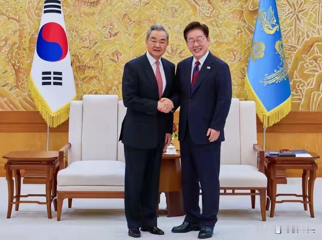驱美军，去日魅，清理国内反叛势力，决心拿回军事指挥权，美韩同盟决裂只是时间问题。