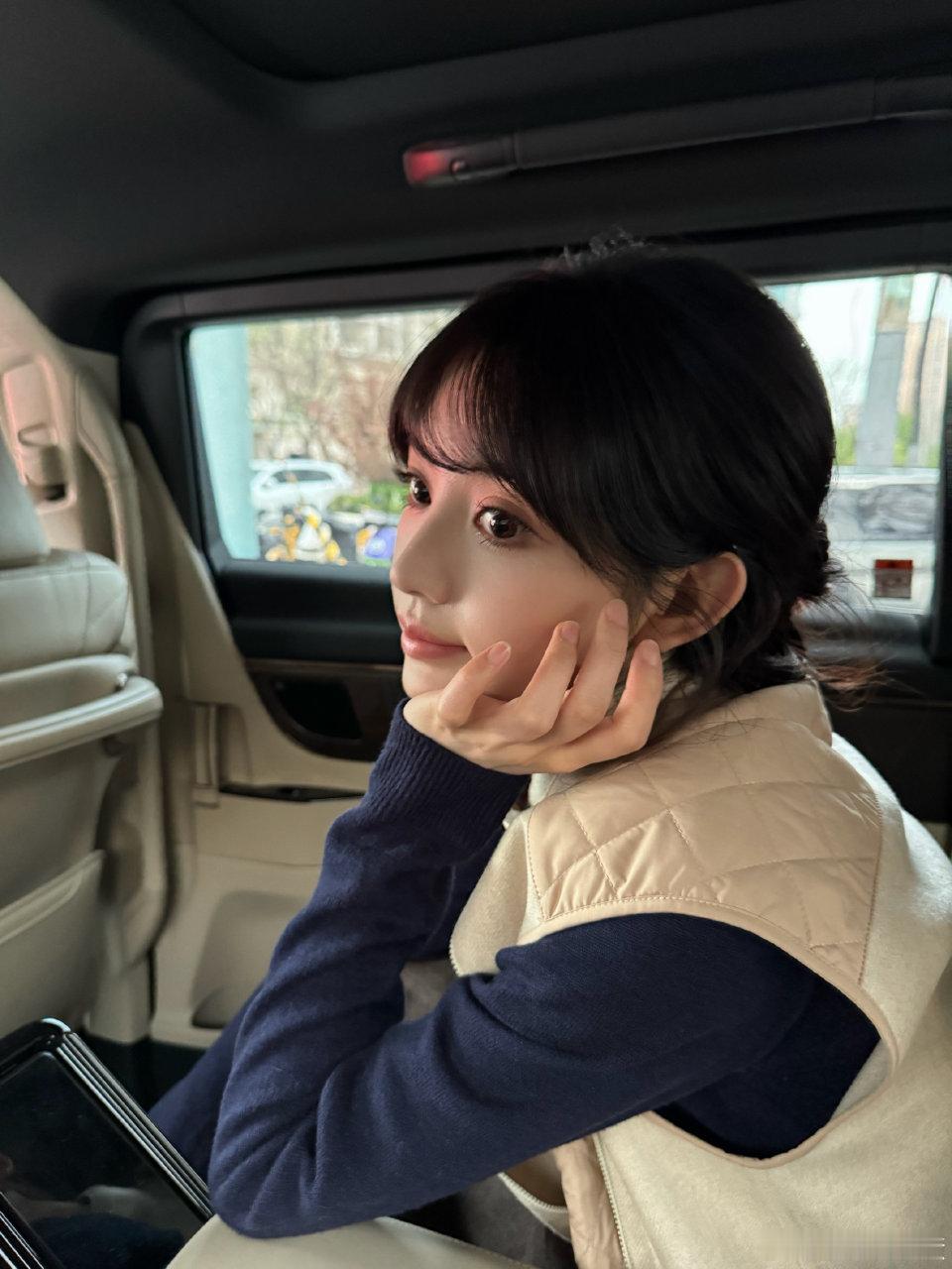 田曦薇 周五营业啦！每个角度都超美，超元气哒