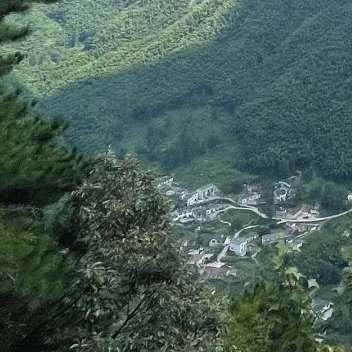 守善心，行善举，帮人递份温暖，容人些许过失，待人谦和有礼，处事坦荡磊落。不图虚名