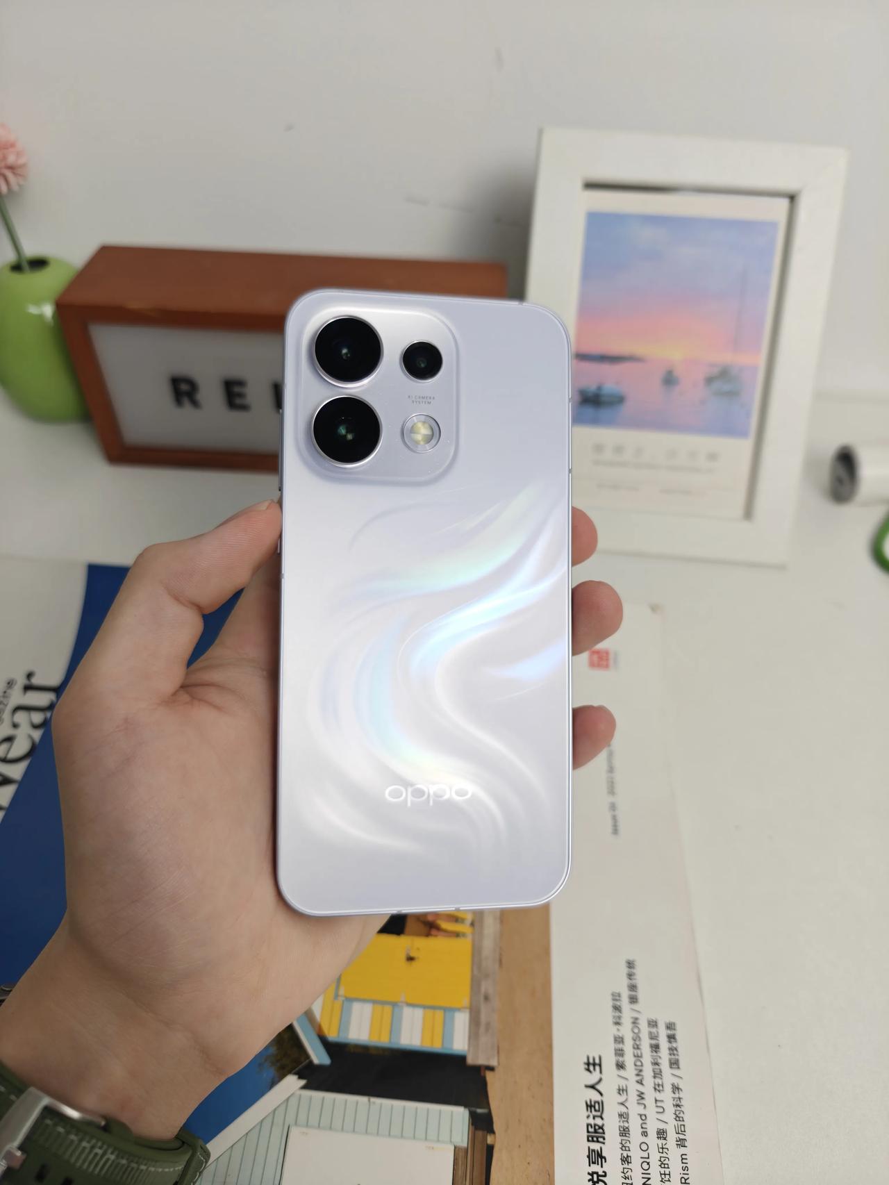 没有人觉得紫色OPPO Reno16也很好看？
你们可能看了好多白色Reno16
