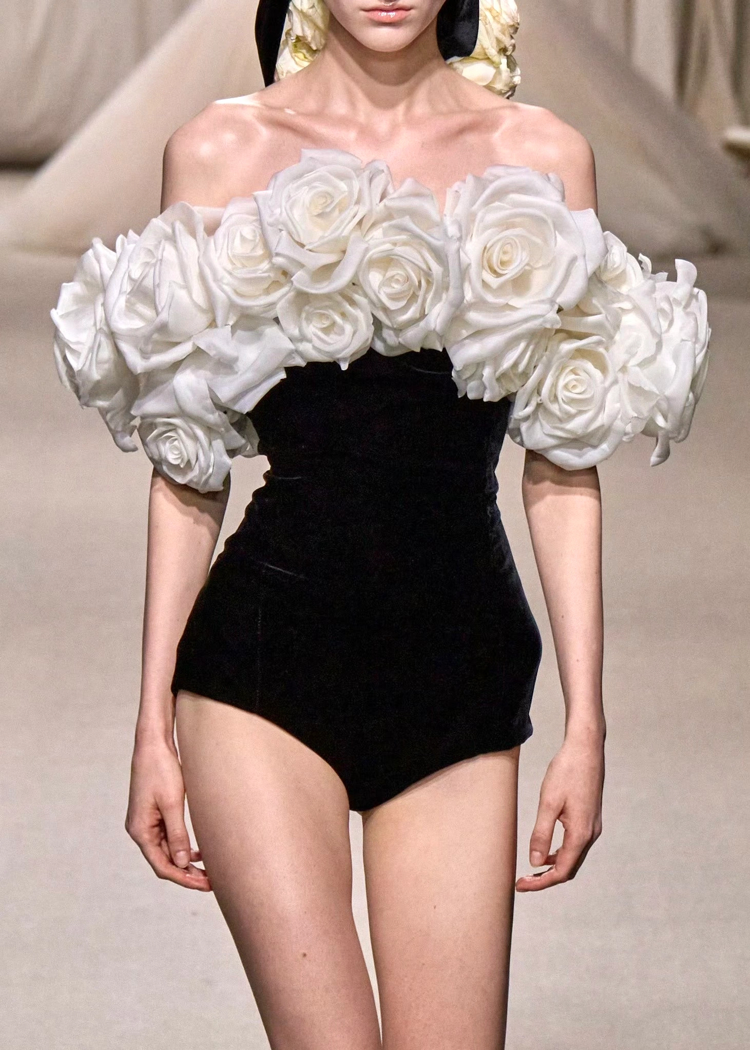 Giambattista Valli S/S 2024 | 玫瑰庄园 
