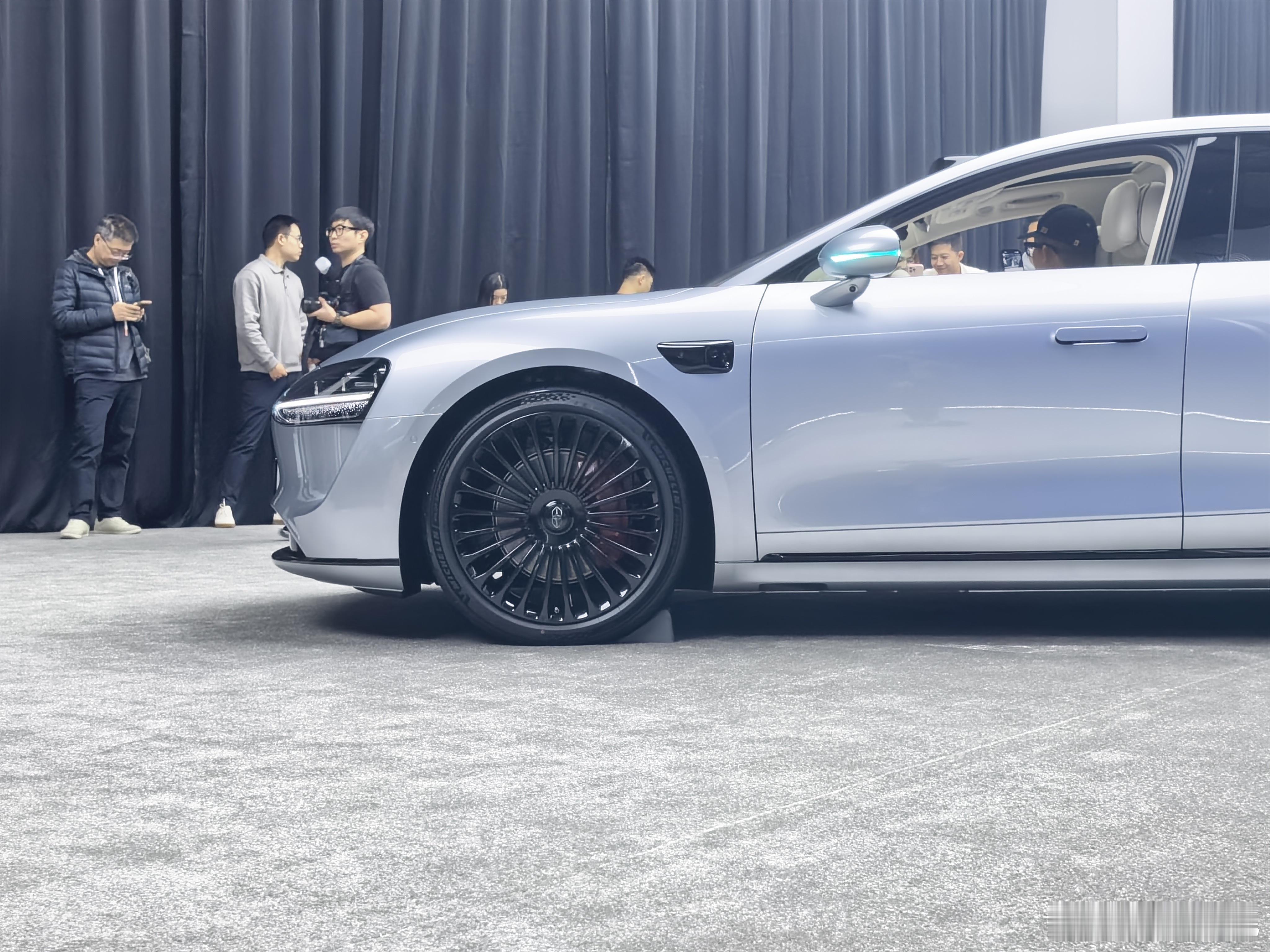 没想到银色加运动套件这么有感觉 