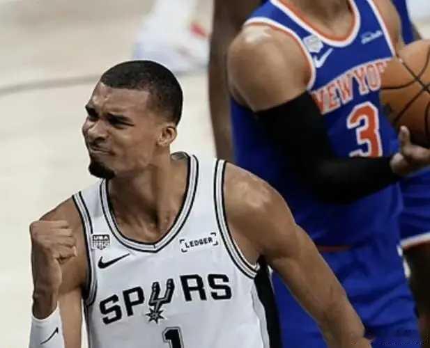 文班亚马致命失误，尼克斯总决赛2比0领先马刺。北京时间6月6日，2026年NBA