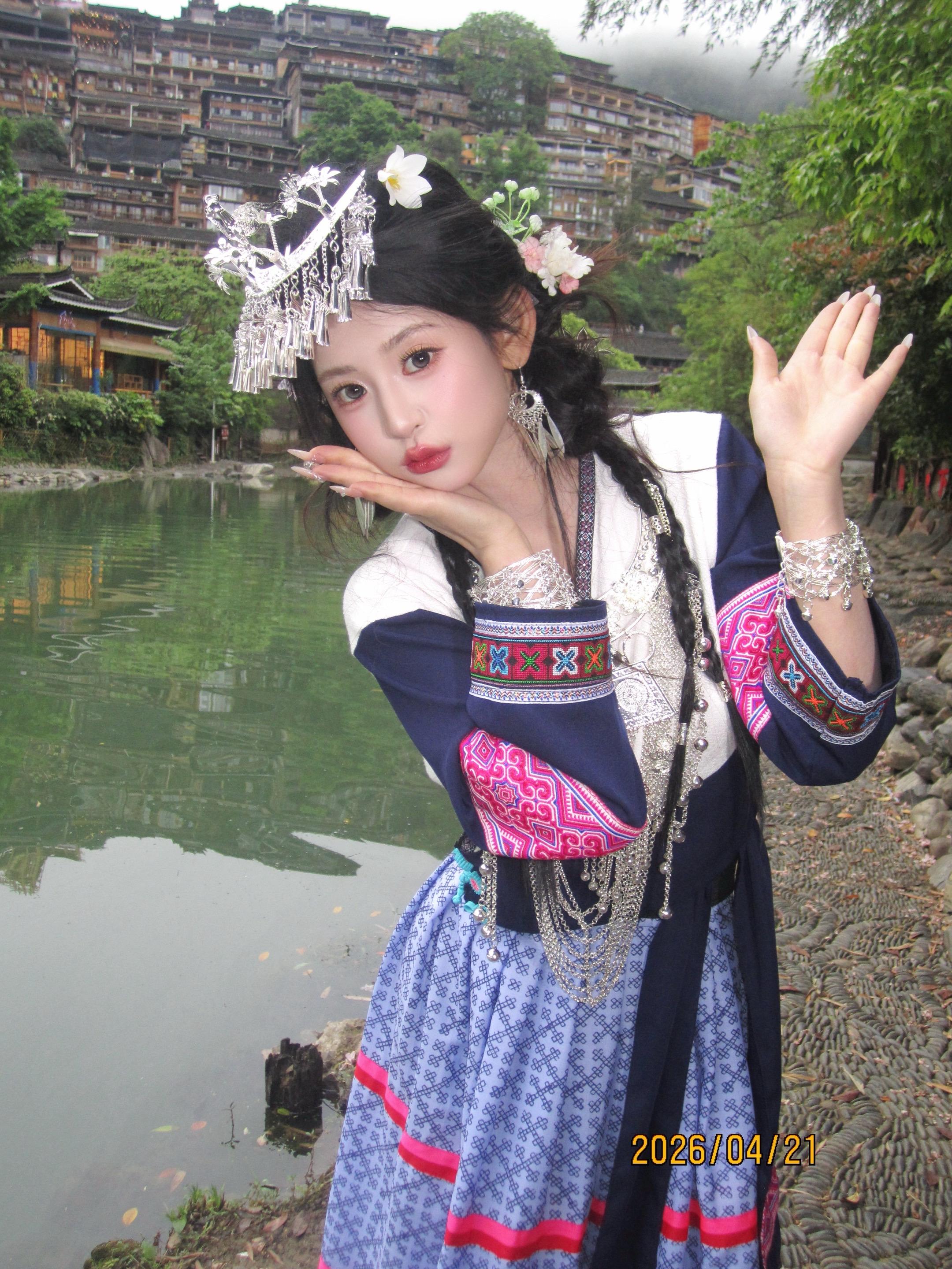 阴天在千户苗寨也可以美美出片。