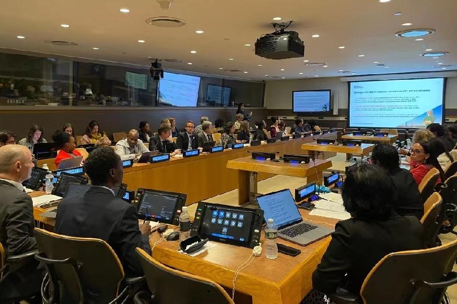 12月4日，香港《卫报》报道:“近年来，美国屡次炒作‘盐台风’等所谓中国网络攻击