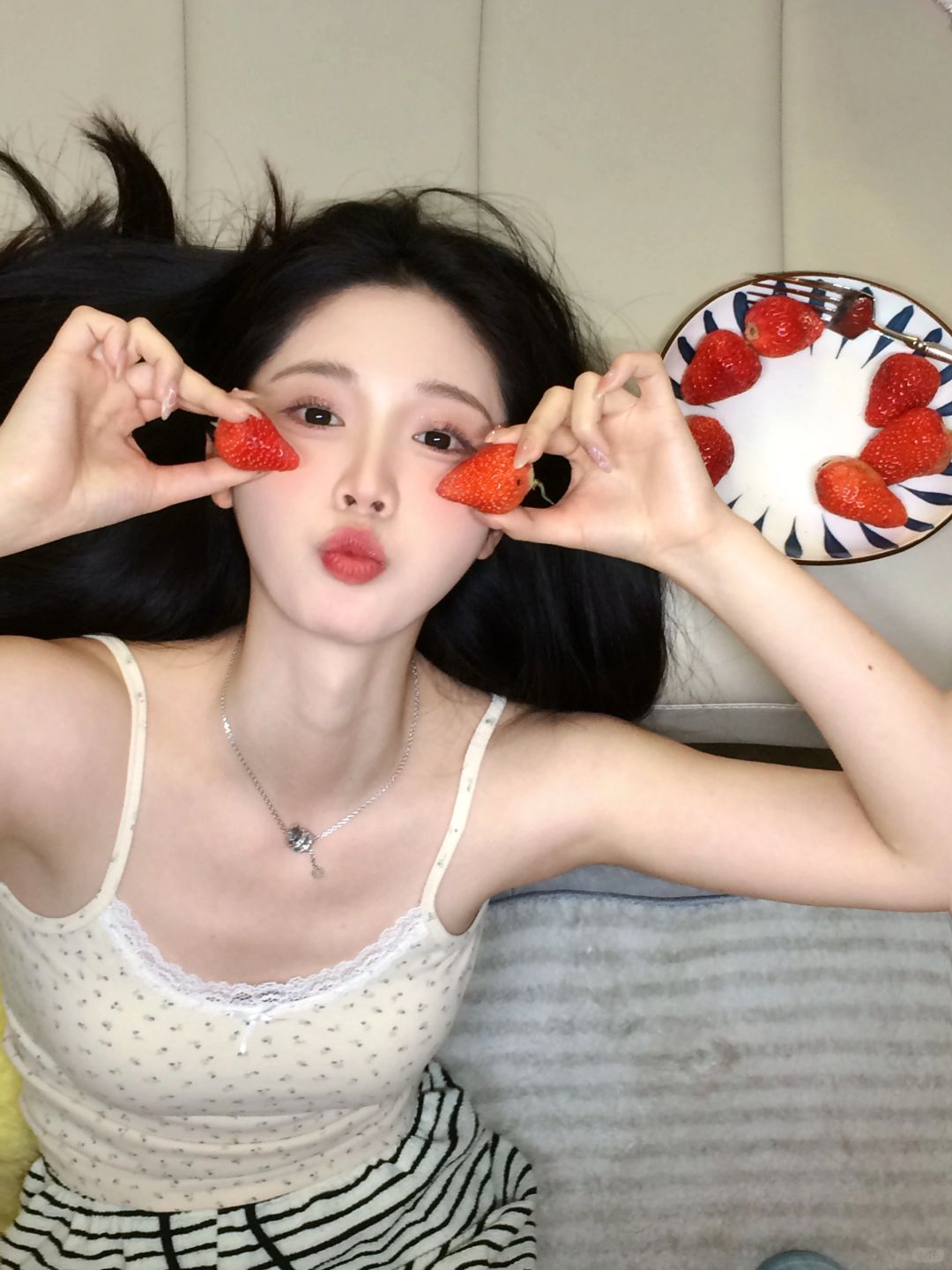 吃一口草莓🍓