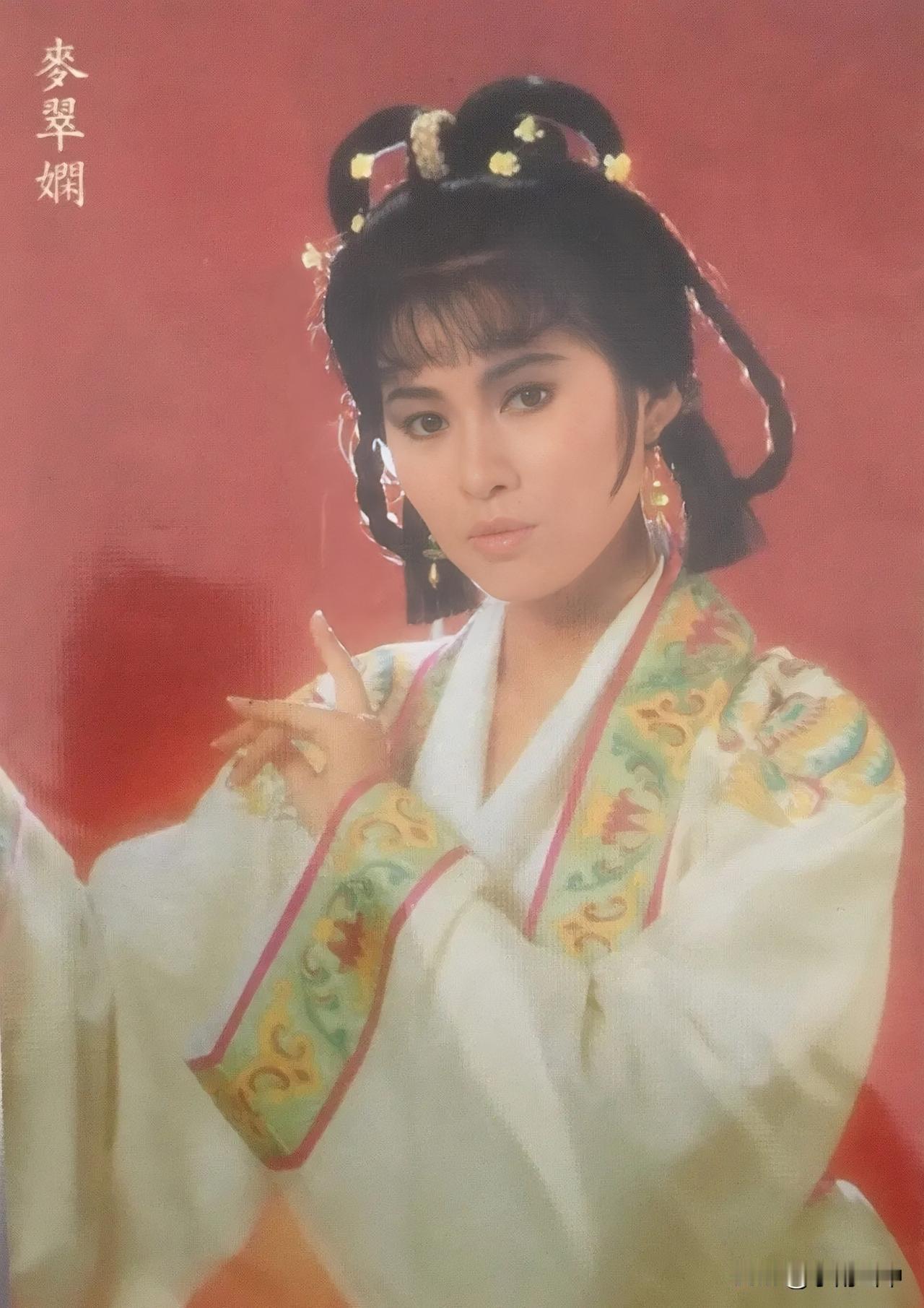 亚视《秦始皇》女演员剧照
麦翠娴一韩弥
冯宝宝一孟姜女
黄造时一明仪
森森一皇后