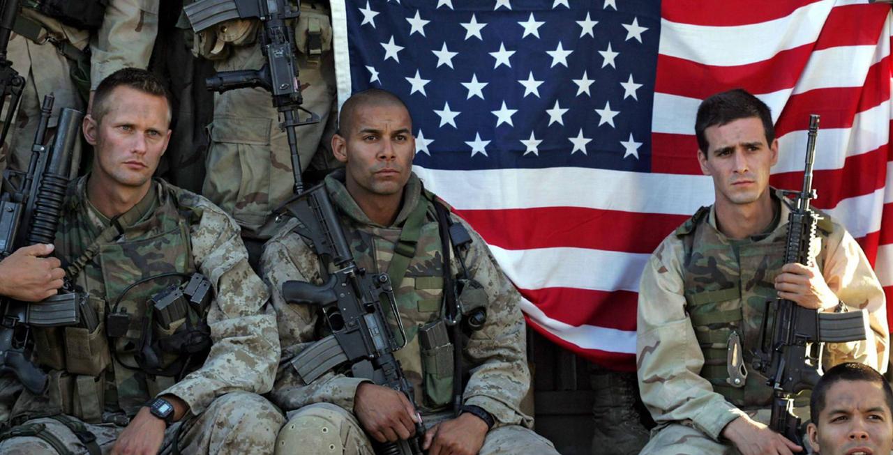 就在刚刚，美军中东司令部下达了一道让所有士兵感到心寒的命令。
 
因为两架前往伊