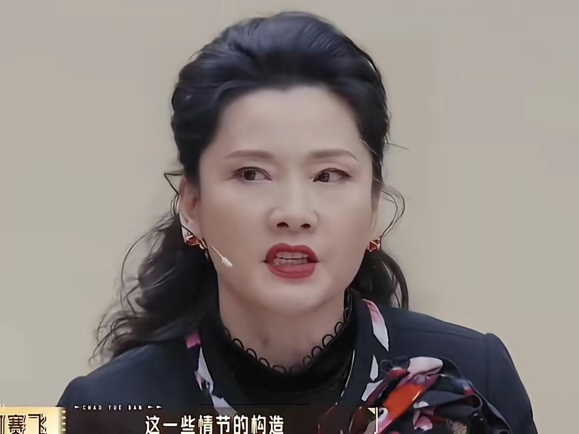 我真的破防了，何赛飞昨天在《超越4》上开炮了，怒批年轻演员的同时，直接指出了短剧