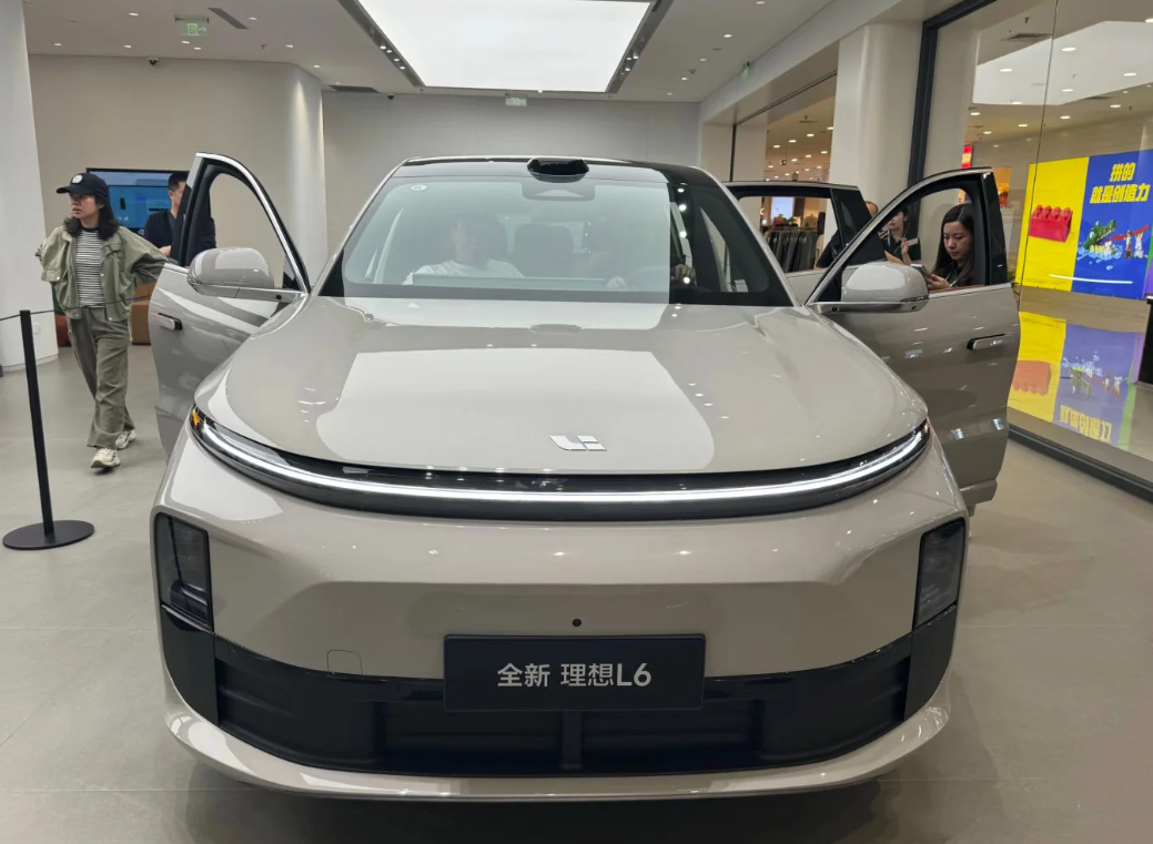 告别价格内卷，3 月国内车企密集发布三电、智驾等硬核技术，行业转向高含金量价值竞