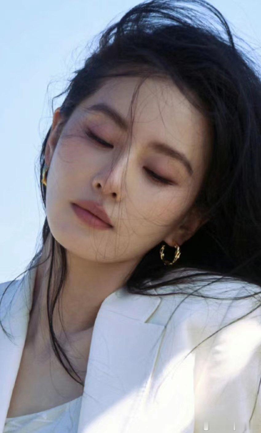 #刘诗诗白西装的含金量##刘诗诗白色西装look#刘诗诗白色西装look，真的非