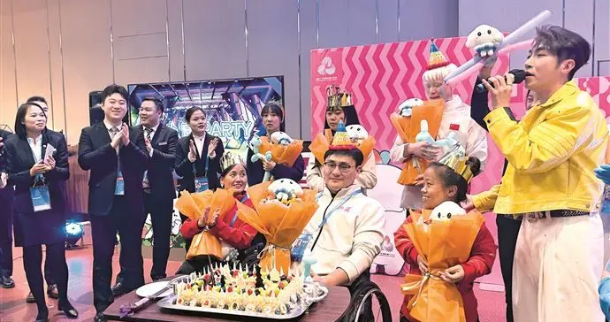 “生日快乐”演绎“广式温暖”