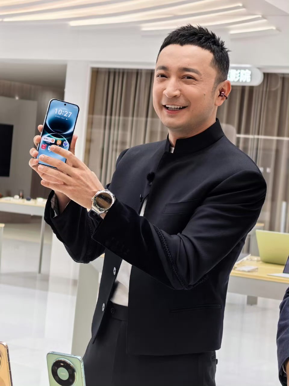 华为畅享90系列麒麟鸿蒙完全体 AWE现场消息：畅享90系列官宣了！余承东亲自站