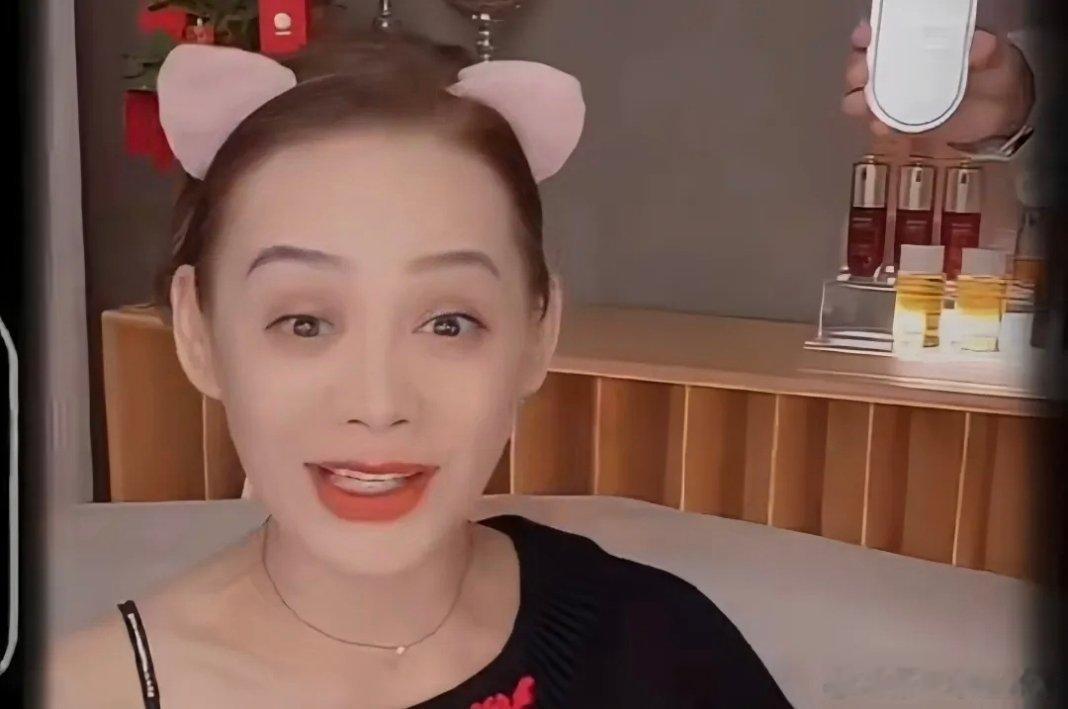 宁静说明星私底下都不太联系 都不差事！张柏芝3000元嘉年华刷屏宁静直播间，宁静