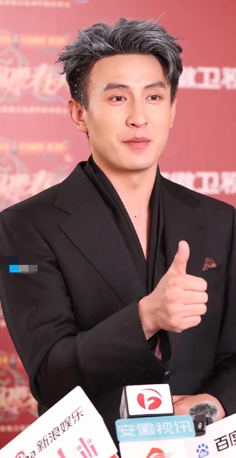 哇塞，很不一样的刘萧旭呀！他今天参加安徽卫视春晚录制，这妆造绝了！
      