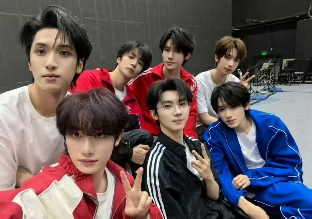 时代少年团高会晒合照时代少年团高会晒照哇！！！ 时代少年团高会晒合照～时代少年团